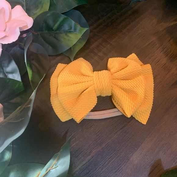Big bow nylon headband. - Picture 3 of 3